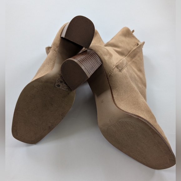 Ankle-high Boots With Block Heel - Picture 8 of 9